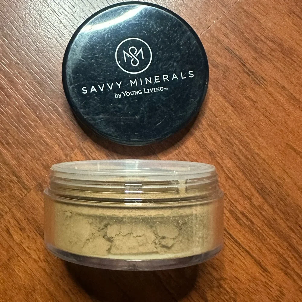 Savvy Minerals Loose Powder